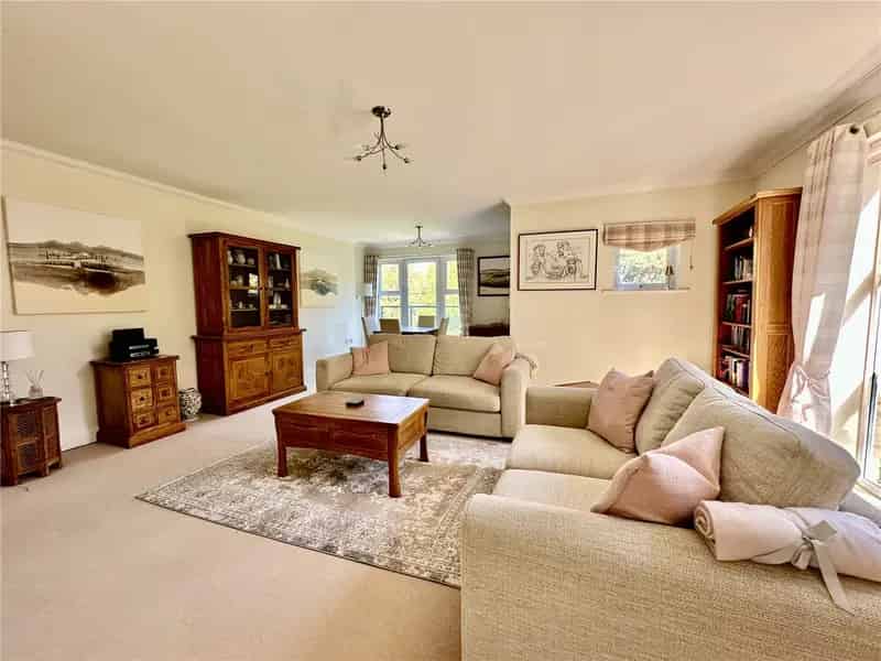 2 Bedroom Apartment Branksome Chine Poole Near Beach