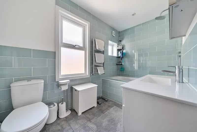 3 Bedroom Victorian House near Honor Oak Park Station