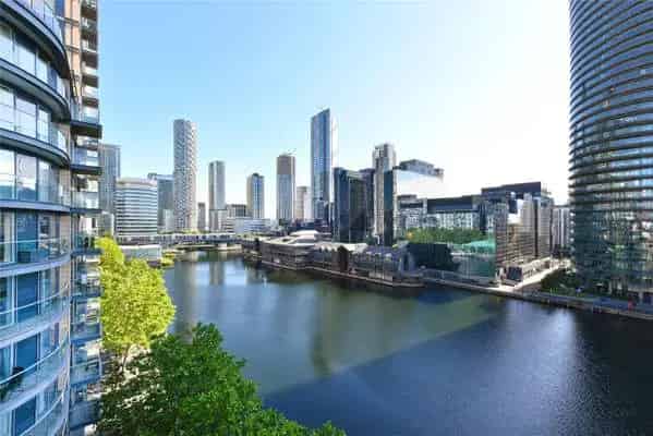 2-Bedroom Apartment in Canary Wharf
