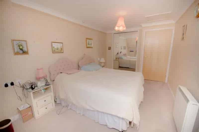 1 Bed McCarthy & Stone Retirement Apartment Page Park View