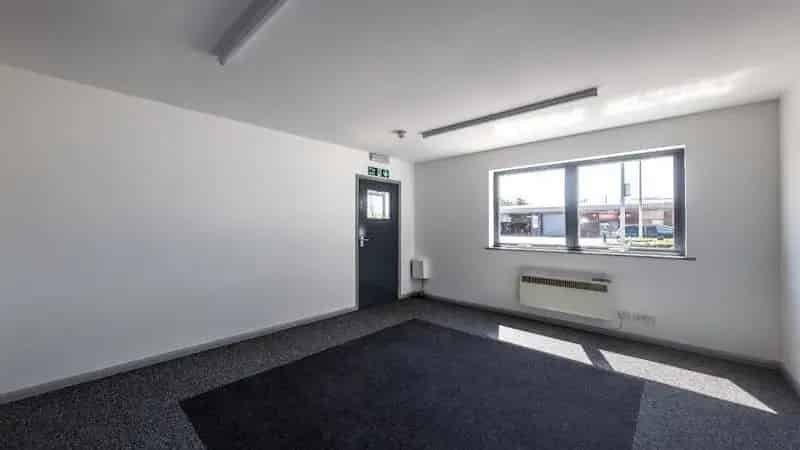 Warehouse To Let Slough Trading Estate