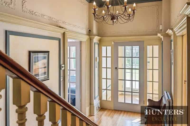 5 Bedroom House with Cottage Annex Near Beach