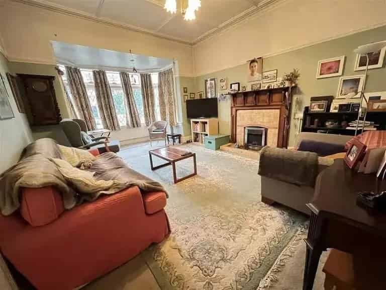 2 bedroom house share