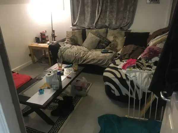 Flat For Rent in Trafford, England