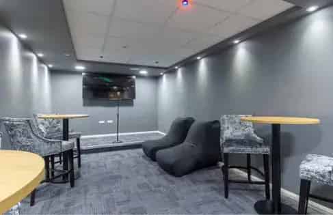 1 Room Flat 63 m² Cardiff Platinum Plus En Suite