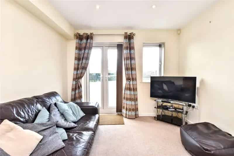 Ground Floor Apartment in Bramley with Off-Street Parking
