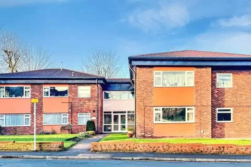 3 Bedroom Ground Floor Apartment For Sale Near Stamford Park