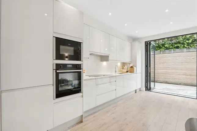 Detached house to rent in Pembroke Gardens, London W8