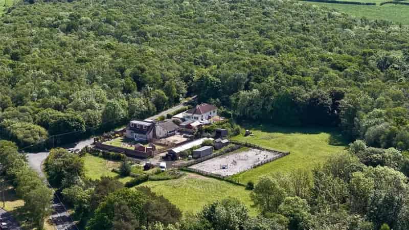 Seven Acres House Charming Villa with Stables and Paddocks