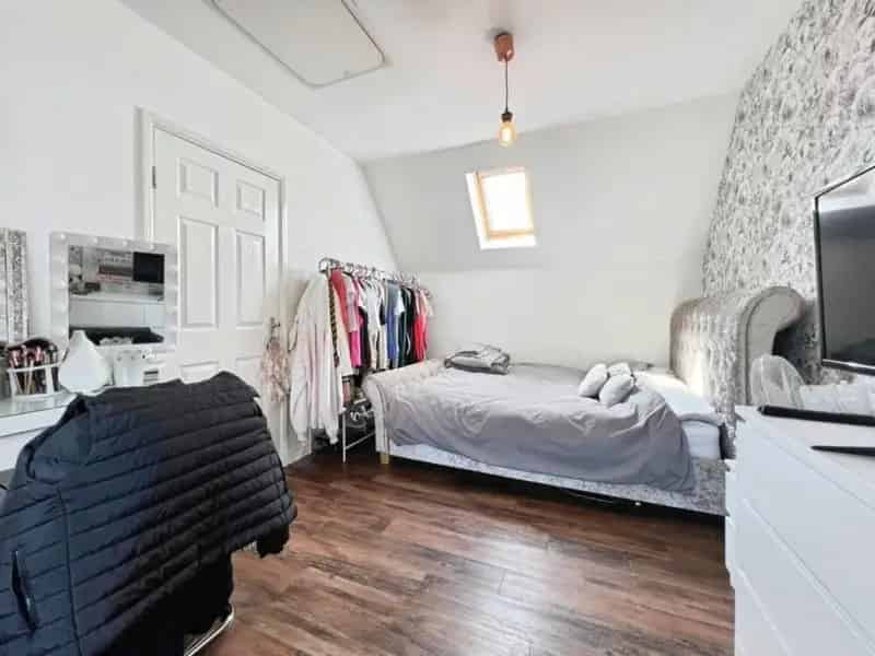 5 Bed Detached House for Sale