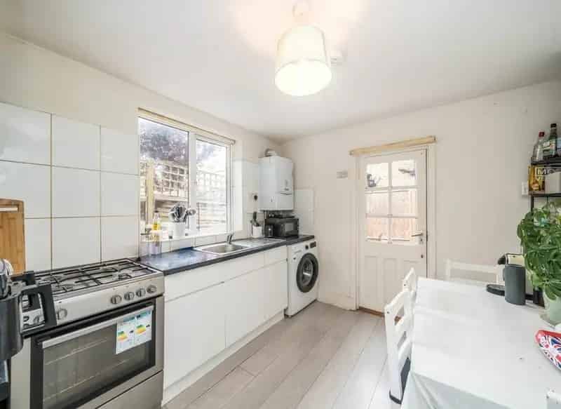 Four Double Bedroom Family Home Near Brixton and Clapham