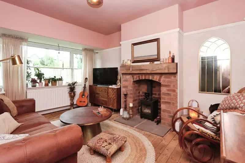 3 Bedroom Semi Detached House Chesterfield Derbyshire