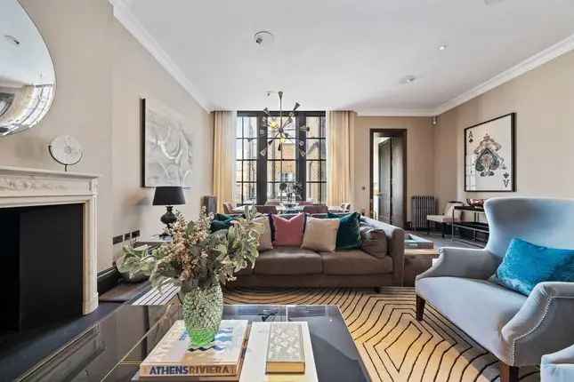 Flat for sale in Charles Street, London W1J