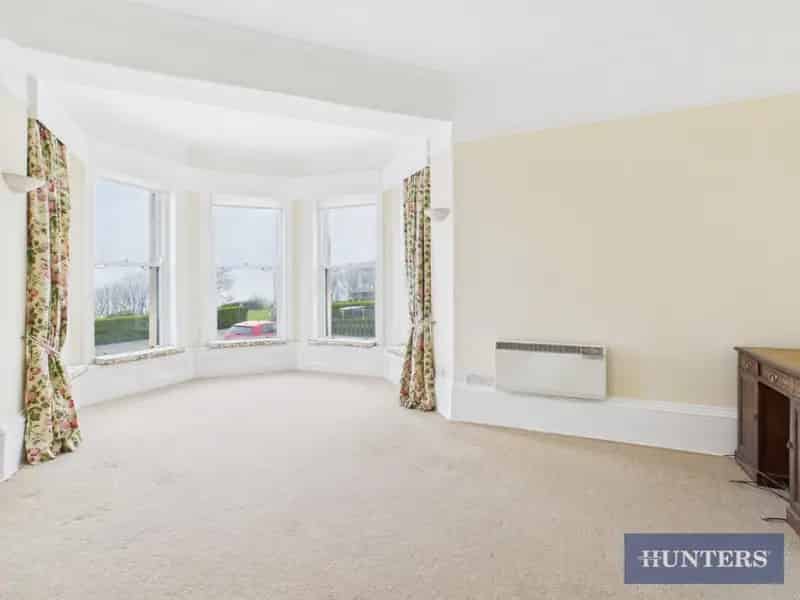 Filey Beachfront Flat 4 Bedrooms Modern Kitchen Sea Views