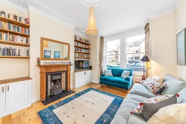 Four Bedroom Victorian House for Sale in Dulwich SE22