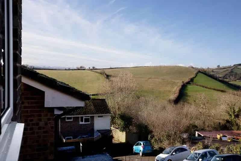 2 Bed Semi-Detached House For Sale