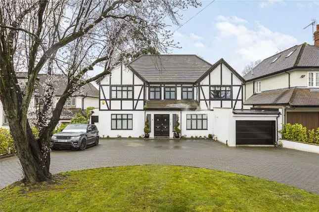 Four Bedroom Detached House for Sale in Hadley Wood