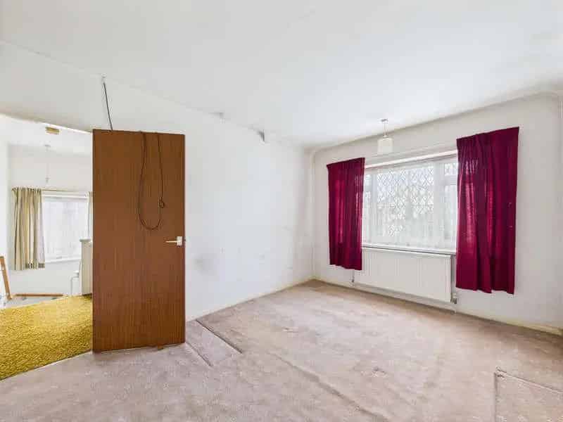 3 Bed Detached House For Sale Marlow
