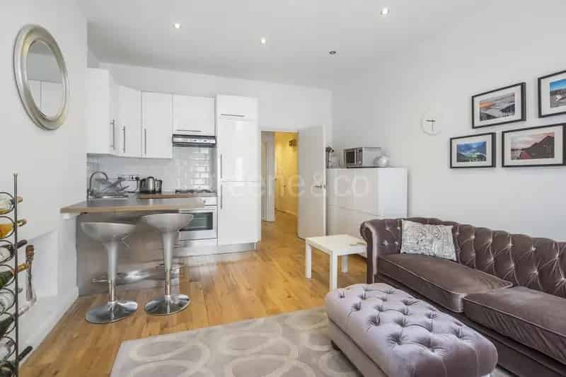 2 Bedroom Garden Flat to Rent - Short Term Available