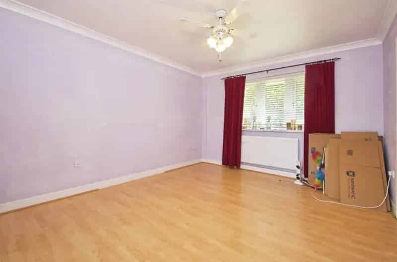 3 Bedroom Semi Detached House Brynmenyn