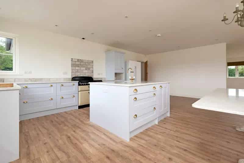 3 Bedroom Detached House with Equestrian Facilities and 9 Acres