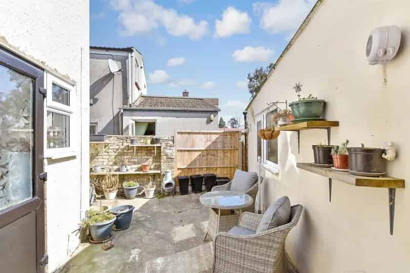 3 Bedroom End Terrace House for Sale