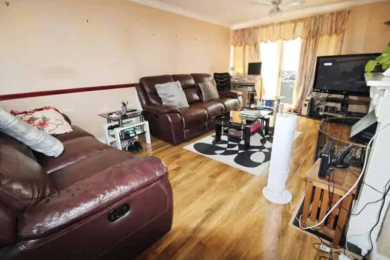 4 Bedroom House For Sale Maynard Close