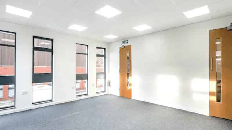 Modern Warehouse Unit with Office Space in Basingstoke