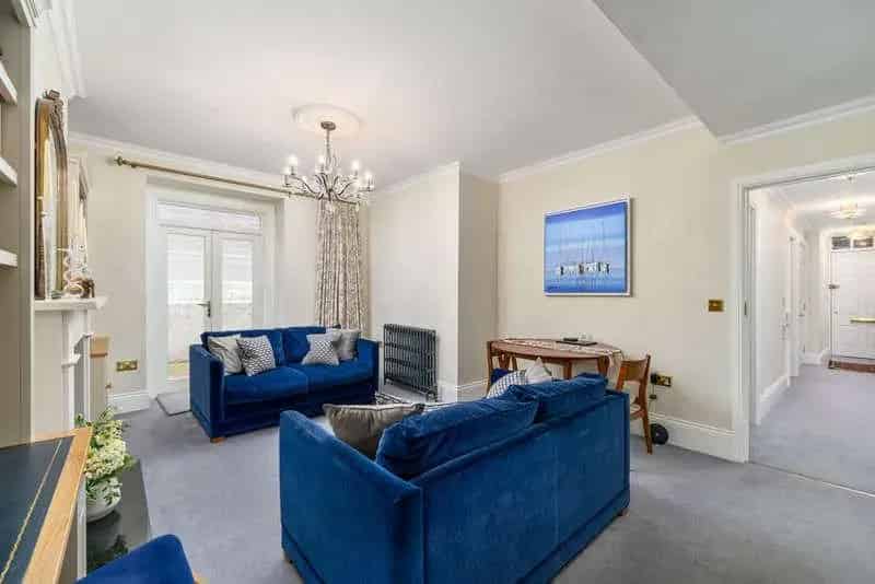 2 Bed Flat for Sale in Drayton Gardens SW10