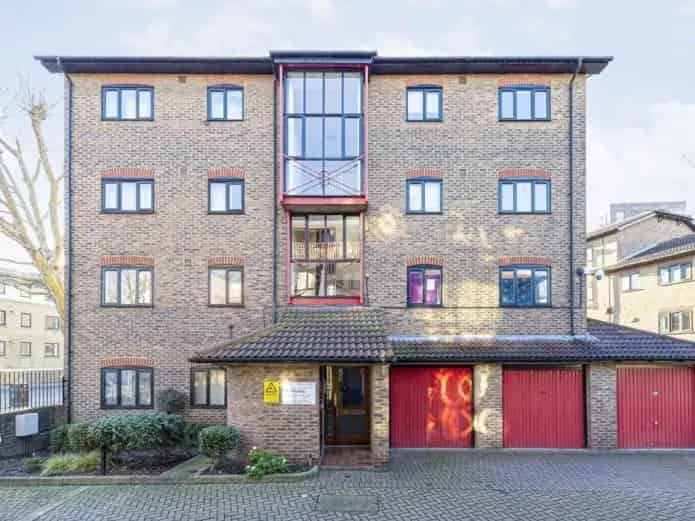 2 Bed Property for Sale in Canary Wharf Area