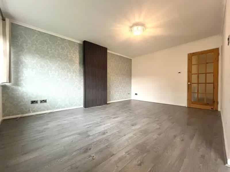 3 Bedroom Link Detached House for Rent