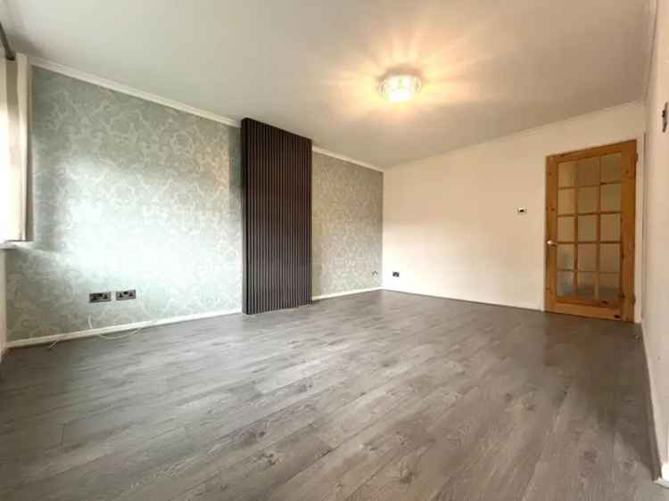3 Bedroom Link Detached House for Rent