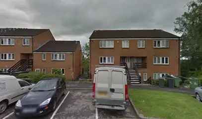 Flat For Rent in Oldland Common, England