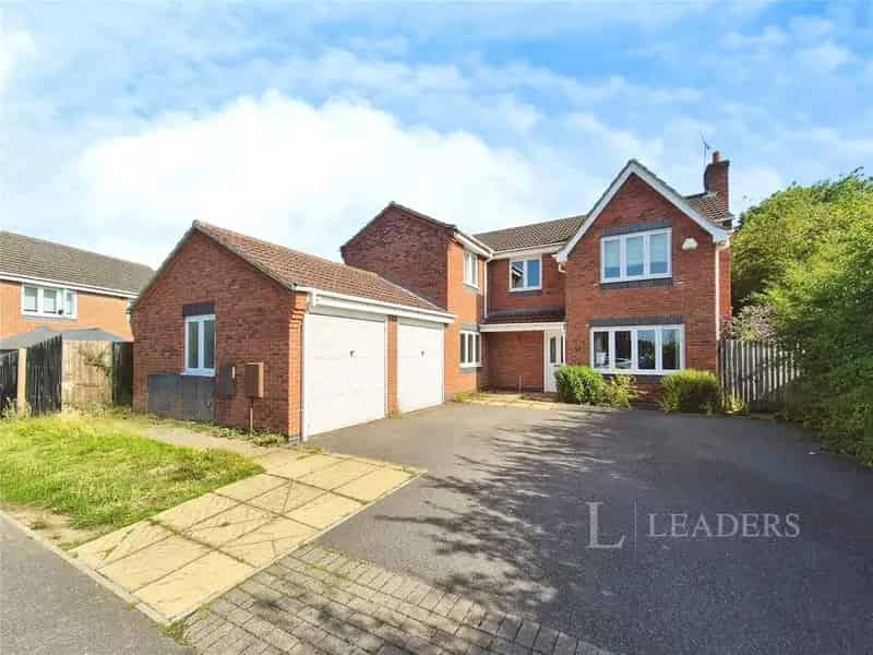 4 Bedroom Detached House for Sale in Allestree Derby