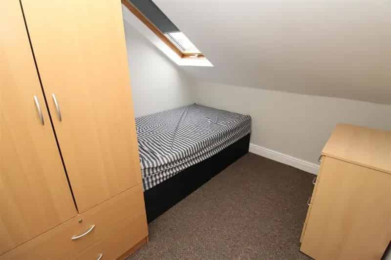 3 Bedroom Flat to Rent Cardiff - Fully Furnished - Water Included