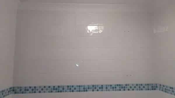 One Bed Top Floor Flat Near Shops and Transport