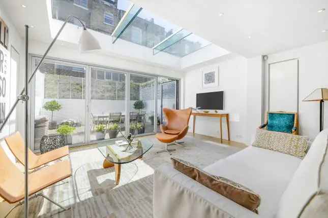 3 Bedroom House to Rent in Chelsea SW10