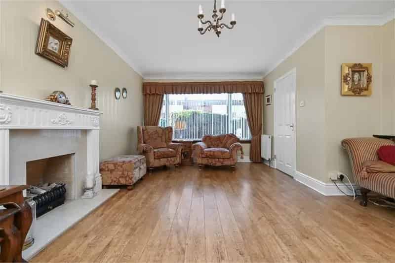 3 Bed Detached Bungalow with 2 Reception Rooms - Penicuik