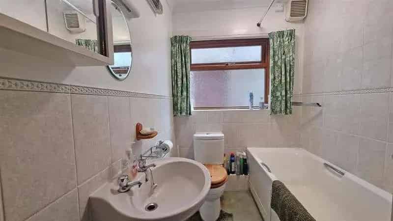 3 bed house for sale