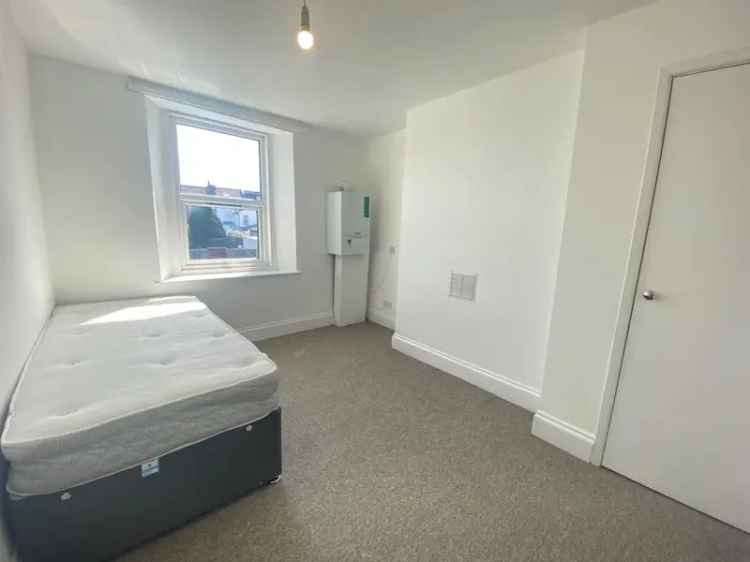 4 Bedroom House Near Lodge Causeway Staple Hill