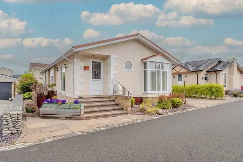 2 Bedroom Park Home for Sale West Scotland
