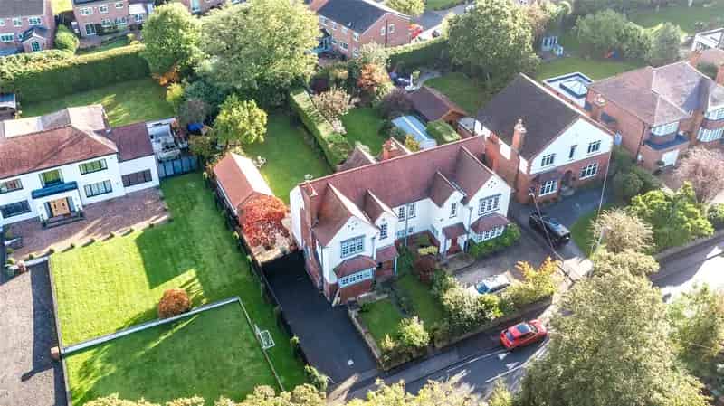 4 Bedroom Semi-Detached House for Sale Woodthorpe Lane Wakefield