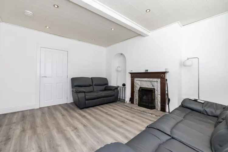 4 Bedroom Semi-Detached House Family Home