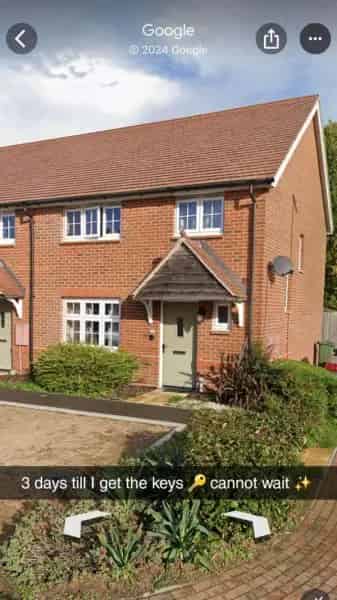 4 Bedroom House with Double Driveway and Large Living Space
