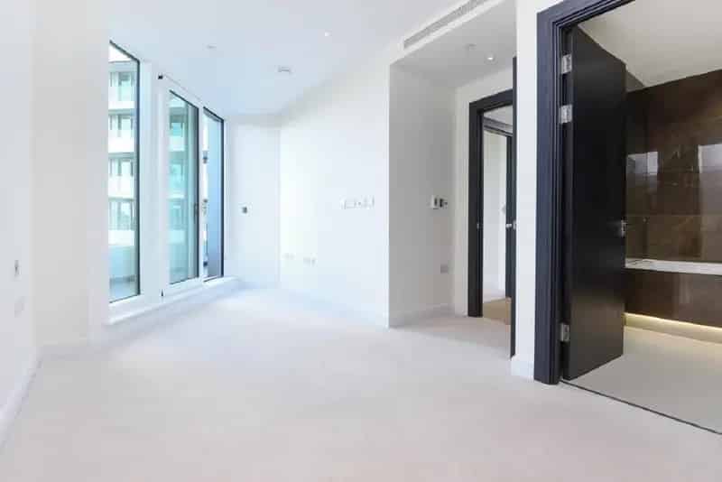 Battersea Park Two Bedroom Apartment with Balcony