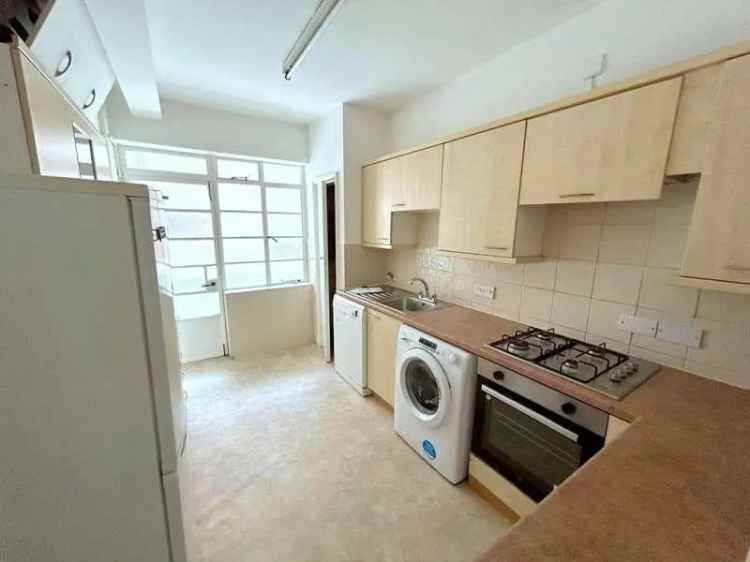2 Bed Flat for Sale near Regents Park