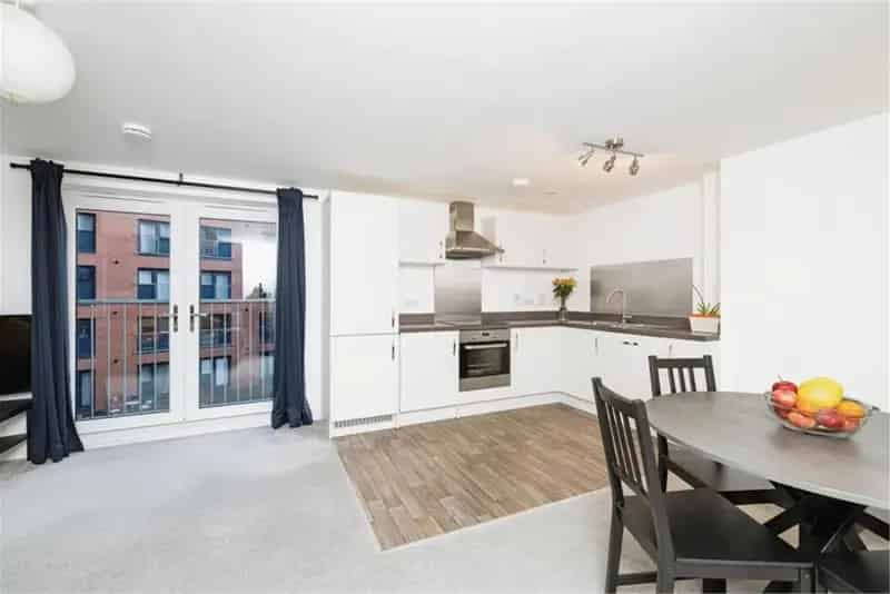 2 Bed Flat 1 Reception Room Edinburgh