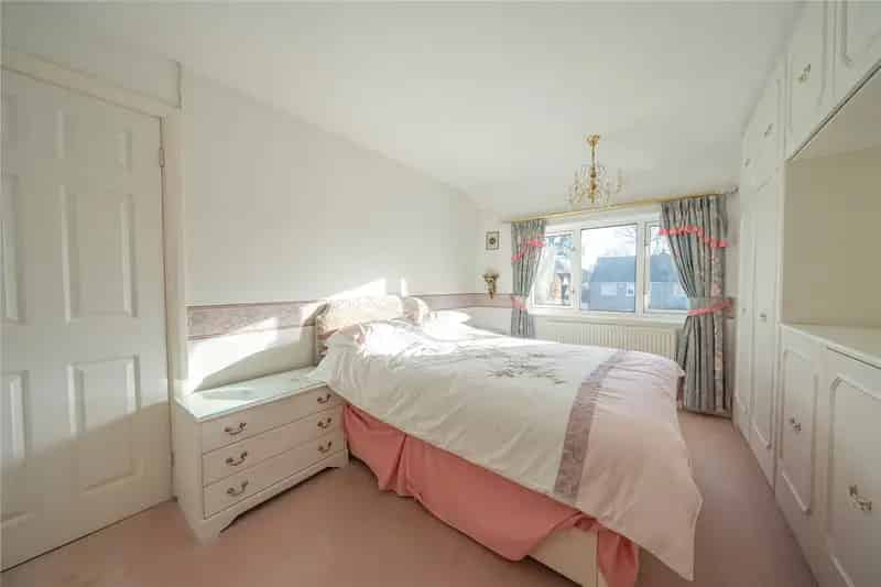 3 Bedroom Semi-Detached House in LS17