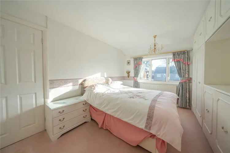 House For Sale in Leeds, England