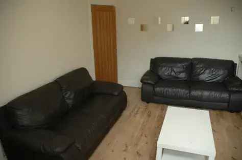 3 Bedroom Apartment in Fallowfield Manchester